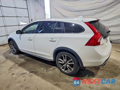 Drugie zdjęcie samochodu z przodu: 2016 VOLVO V60 CROSS COUNTRY PREMIER VIN:YV4612HK2G1003119 - miniatura