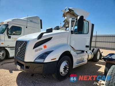 2022 VOLVO VNL SEMI TRUCK 4V4N39THXNN298347 - główne zdjęcie licytacji z USA - miniatura