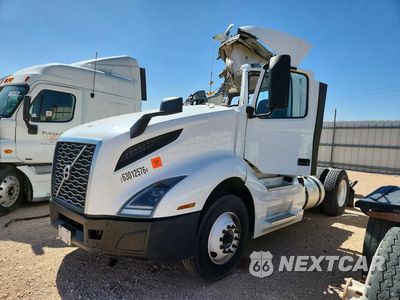 2022 VOLVO VNL SEMI TRUCK 4V4N39THXNN298347 - główne zdjęcie licytacji z USA - miniatura