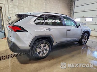 Trzecie zdjęcie samochodu z tyłu: 2025 TOYOTA RAV4 HYBRID XLE VIN:4T3RWRFV1SU196705 - miniatura