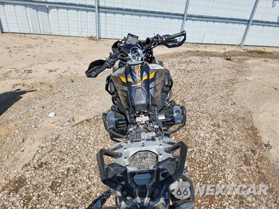 Czwarte zdjęcie samochodu z boku: 2020 BMW R 1250 GS VIN:WB10J9306LZJ18466 - miniatura