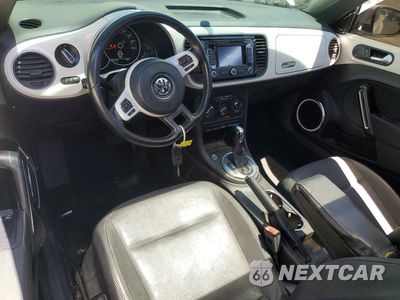 Zdjęcie 8 z 12 samochodu: 2012 VOLKSWAGEN BEETLE VIN:3VWJP7AT0CM627037 - miniatura