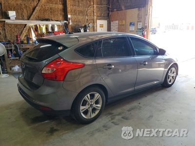 Trzecie zdjęcie samochodu z tyłu: 2014 FORD FOCUS SE VIN:1FADP3K29EL312486 - miniatura