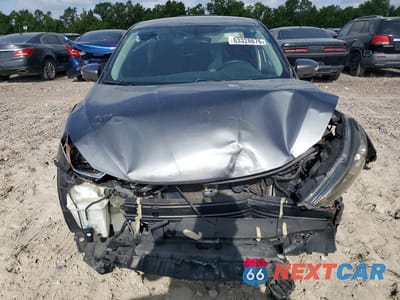 Piąte zdjęcie samochodu w środku: 2018 NISSAN SENTRA SR VIN:3N1AB7AP4JY344203 - miniatura