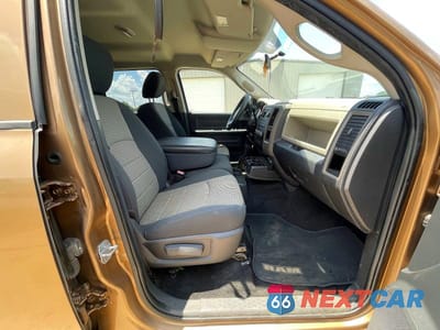 Piąte zdjęcie samochodu w środku: 2011 DODGE RAM 1500 VIN:1D7RB1CT5BS654146 - miniatura