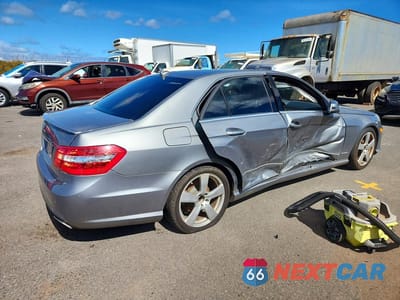 Trzecie zdjęcie samochodu z tyłu: 2011 MERCEDES-BENZ E 350 VIN:WDDHF5GB2BA263972 - miniatura