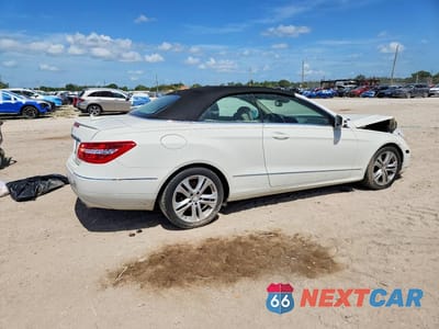 Trzecie zdjęcie samochodu z tyłu: 2011 MERCEDES-BENZ E 350 VIN:WDDKK5GF3BF097873 - miniatura