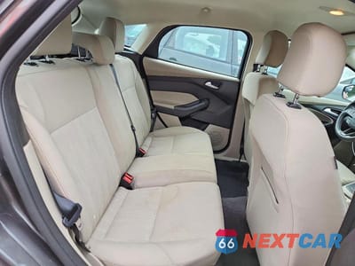Zdjęcie 10 z 12 samochodu: 2016 FORD FOCUS SE VIN:1FADP3K20GL292101 - miniatura