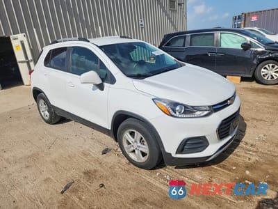 Czwarte zdjęcie samochodu z boku: 2021 CHEVROLET TRAX 1LT VIN:KL7CJLSB3MB304988 - miniatura