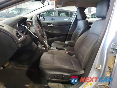Zdjęcie 7 z 12 samochodu: 2017 CHEVROLET CRUZE LT VIN:3G1BE6SM6HS581448 - miniatura