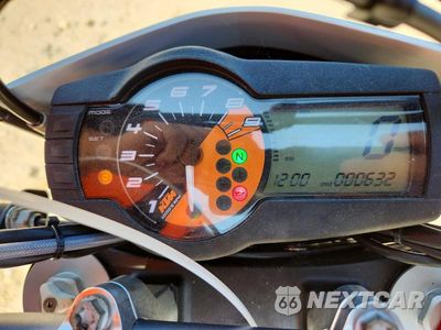 Zdjęcie 7 z 9 samochodu: 2016 KTM 690 ENDURO R VIN:VBKLET40XGM782822 - miniatura