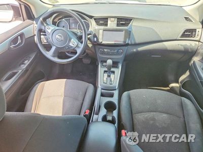 Zdjęcie 8 z 12 samochodu: 2019 NISSAN SENTRA S VIN:3N1AB7AP1KY228295 - miniatura