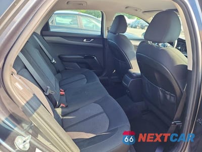 Zdjęcie 10 z 13 samochodu: 2023 KIA K5 LXS VIN:5XXG14J25PG212887 - miniatura