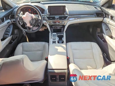 Zdjęcie 8 z 13 samochodu: 2018 HONDA ACCORD TOURING VIN:1HGCV2F9XJA036856 - miniatura