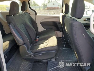 Zdjęcie 11 z 13 samochodu: 2018 CHRYSLER PACIFICA L VIN:2C4RC1AG8JR355876 - miniatura