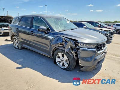 Czwarte zdjęcie samochodu z boku: 2021 KIA SORENTO LX VIN:5XYRG4LC4MG039951 - miniatura