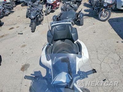 Piąte zdjęcie samochodu w środku: 2017 CAN-AM SPYDER ROADSTER RT VIN:2BXNBDD20HV002956 - miniatura