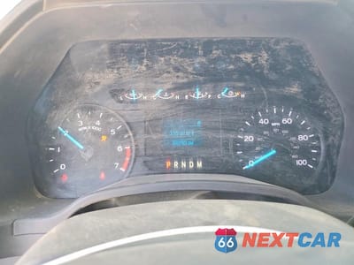 Zdjęcie 9 z 12 samochodu: 2022 FORD F350 SD 4WD 6.2L V8 STAKE BED VIN:1FD8W3H62NED17361 - miniatura