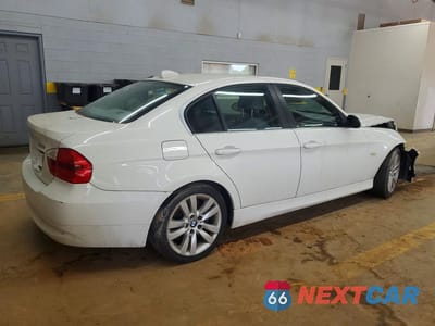 Trzecie zdjęcie samochodu z tyłu: 2006 BMW 330 I VIN:WBAVB33556PS15931 - miniatura