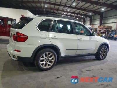 Trzecie zdjęcie samochodu z tyłu: 2013 BMW X5 XDRIVE35I VIN:5UXZV4C56D0B17404 - miniatura