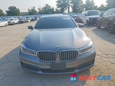 Piąte zdjęcie samochodu w środku: 2016 BMW 750 XI VIN:WBA7F2C52GG419305 - miniatura