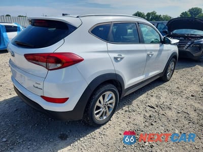 Trzecie zdjęcie samochodu z tyłu: 2017 HYUNDAI TUCSON SE VIN:KM8J3CA42HU324615 - miniatura
