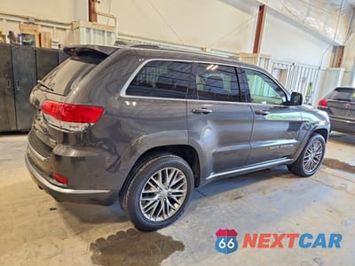 Trzecie zdjęcie samochodu z tyłu: 2018 JEEP GRAND CHEROKEE SUMMIT VIN:1C4RJFJT9JC245766 - miniatura