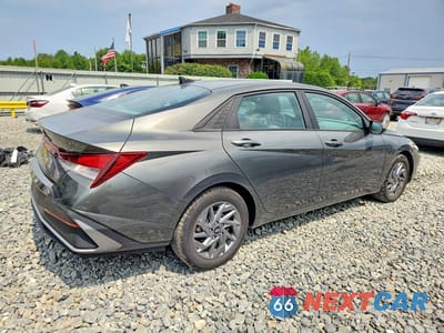 Trzecie zdjęcie samochodu z tyłu: 2024 HYUNDAI ELANTRA SEL VIN:KMHLM4DG0RU720092 - miniatura