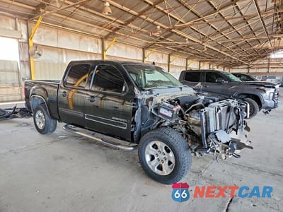 Czwarte zdjęcie samochodu z boku: 2007 GMC NEW SIERRA C1500 VIN:3GTEC13C77G532490 - miniatura