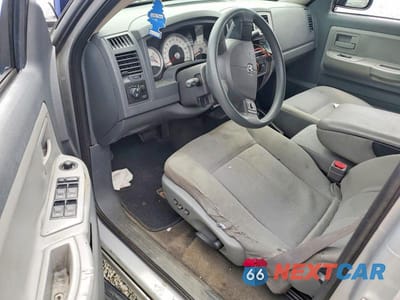 Zdjęcie 8 z 12 samochodu: 2006 DODGE DAKOTA QUAD SLT VIN:1D7HE48N26S624025 - miniatura