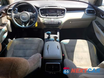 Zdjęcie 8 z 13 samochodu: 2017 KIA SORENTO LX V6 VIN:5XYPGDA5XHG313008 - miniatura