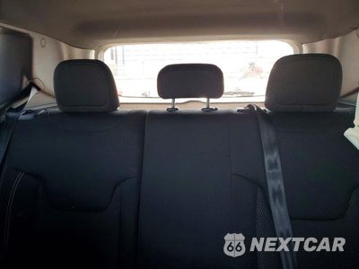 Zdjęcie 10 z 13 samochodu: 2022 JEEP RENEGADE ALTITUDE VIN:ZACNJDE12NPN47054 - miniatura