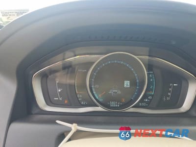 Zdjęcie 9 z 12 samochodu: 2016 VOLVO XC60 T5 PLATINUM VIN:YV4612RM7G2826414 - miniatura