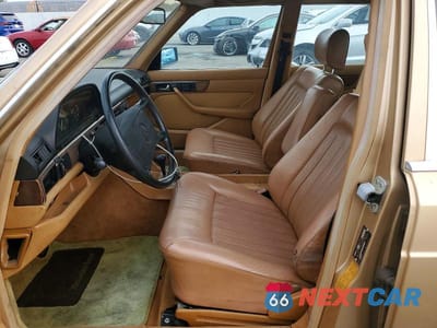 Zdjęcie 7 z 12 samochodu: 1986 MERCEDES-BENZ 560 SEL VIN:WDBCA39D2GA249775 - miniatura
