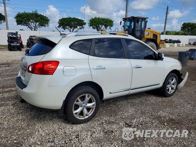 Piąte zdjęcie samochodu w środku: 2011 NISSAN ROGUE S VIN:JN8AS5MT2BW189481 - miniatura