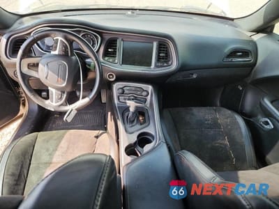 Zdjęcie 8 z 12 samochodu: 2015 DODGE CHALLENGER SXT PLUS VIN:2C3CDZBT0FH846540 - miniatura