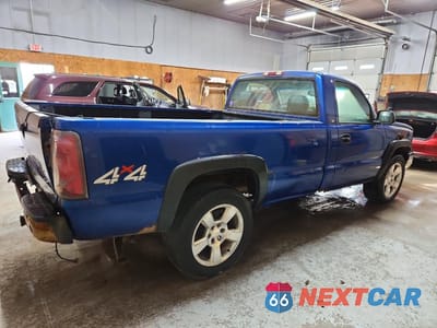 Trzecie zdjęcie samochodu z tyłu: 2003 CHEVROLET SILVERADO K1500 VIN:1GCEK14X03Z120197 - miniatura