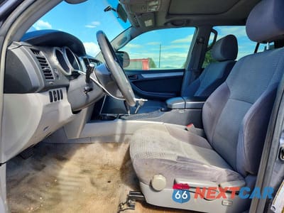 Zdjęcie 7 z 13 samochodu: 2004 TOYOTA 4RUNNER SR5 VIN:JTEBU14RX48016947 - miniatura