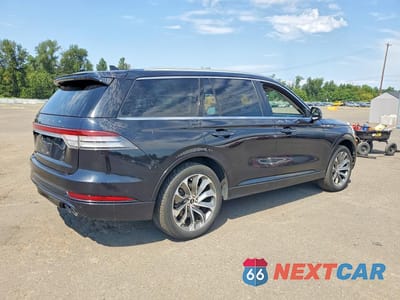 Trzecie zdjęcie samochodu z tyłu: 2023 LINCOLN AVIATOR GRAND TOURING VIN:5LMYJ8XY4PNL01399 - miniatura