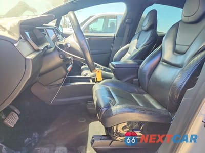 Zdjęcie 7 z 13 samochodu: 2016 TESLA MODEL X VIN:5YJXCAE23GF005081 - miniatura
