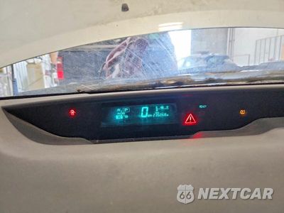Zdjęcie 9 z 12 samochodu: 2008 TOYOTA PRIUS TOURING VIN:JTDKB20U883347541 - miniatura
