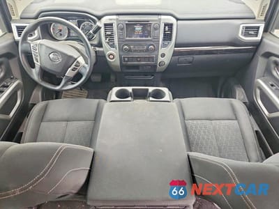 Zdjęcie 8 z 12 samochodu: 2019 NISSAN TITAN SV VIN:1N6AA1EK9KN510223 - miniatura