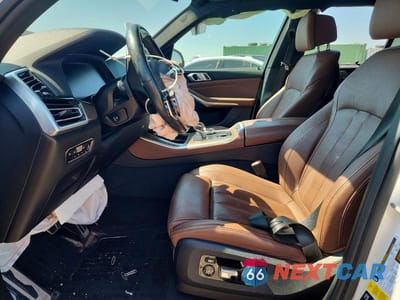 Zdjęcie 7 z 13 samochodu: 2019 BMW X5 XDRIVE40I VIN:5UXCR6C56KLK86661 - miniatura