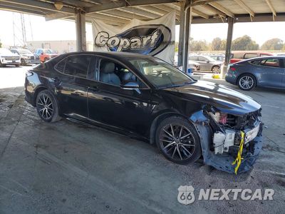 Czwarte zdjęcie samochodu z boku: 2022 TOYOTA CAMRY HYBRID SE VIN:4T1G31AK4NU573295 - miniatura