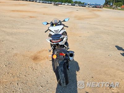 Czwarte zdjęcie samochodu z boku: 2026 HONDA CBR1000 RR VIN:JH2SC7715TK900318 - miniatura