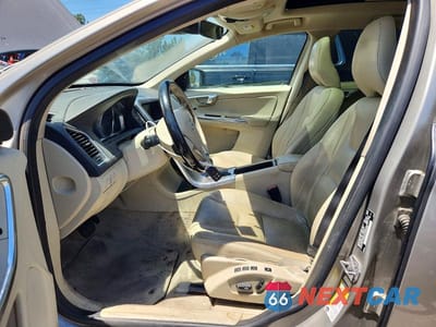 Zdjęcie 7 z 13 samochodu: 2016 VOLVO XC60 T5 PLATINUM VIN:YV4612RM1G2810838 - miniatura