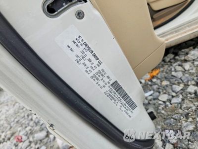 Zdjęcie 13 z 13 samochodu: 2010 VOLKSWAGEN ROUTAN SEL VIN:2V4RW5DX3AR407480 - miniatura