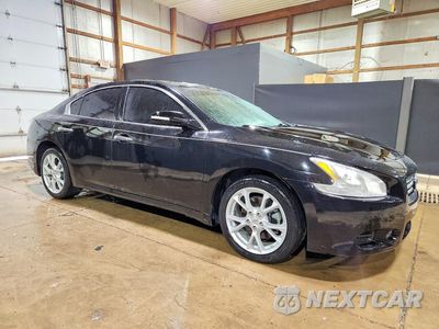 Czwarte zdjęcie samochodu z boku: 2014 NISSAN MAXIMA 3.5 S VIN:1N4AA5APXEC907621 - miniatura