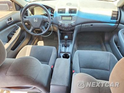 Zdjęcie 8 z 12 samochodu: 2007 HONDA ACCORD LX VIN:1HGCM56457A187525 - miniatura