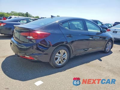 Trzecie zdjęcie samochodu z tyłu: 2019 HYUNDAI ELANTRA SEL VIN:5NPD84LF5KH420859 - miniatura